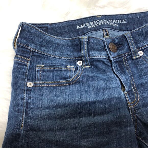 American Eagle Super Stretch Jean Shorts size 4 Raw Hem (1008) - Picture 2 of 10